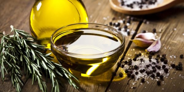 Olive oil in a bowl on the table | antioxidant foods