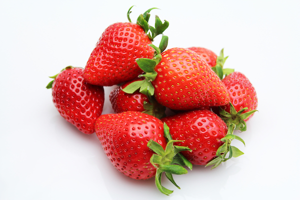 Isolated image of strawberries |  Fruits to lose weight