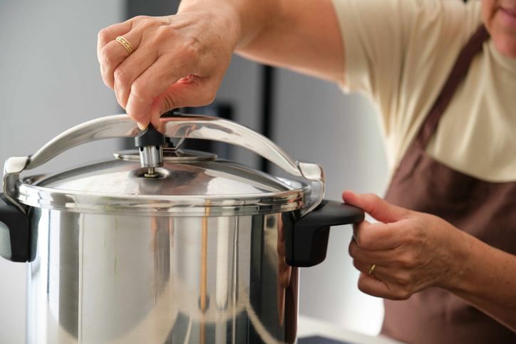 Pressure cooker oppresses pressure cooker | pressure cooker